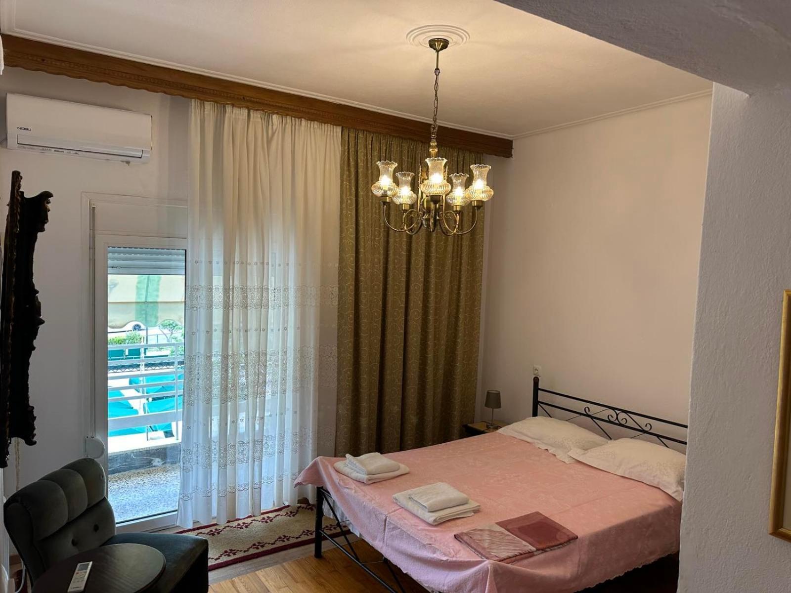 Theoni Central Apartment Калампака Екстериор снимка